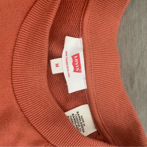 Levis cropped sweatshirt size M - Picture 5 of 6